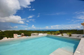 1BR Holiday Apartment Steps from the Beach!